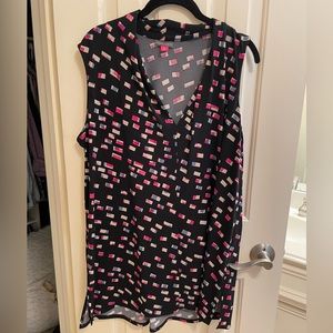 Vince Camuto Sleeveless Black Blouse with geometric pattern 1x